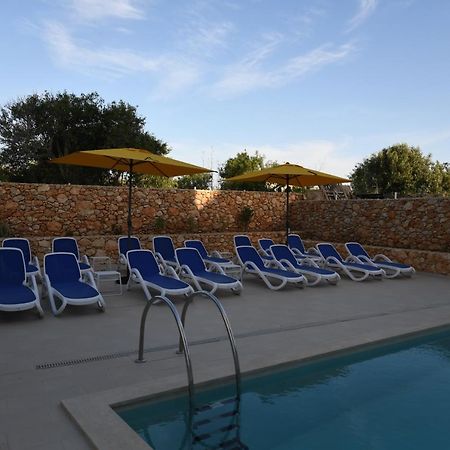 Wileg 4A Luxury Studio Apartment With Shared Swimming Pool. Qala Eksteriør bilde